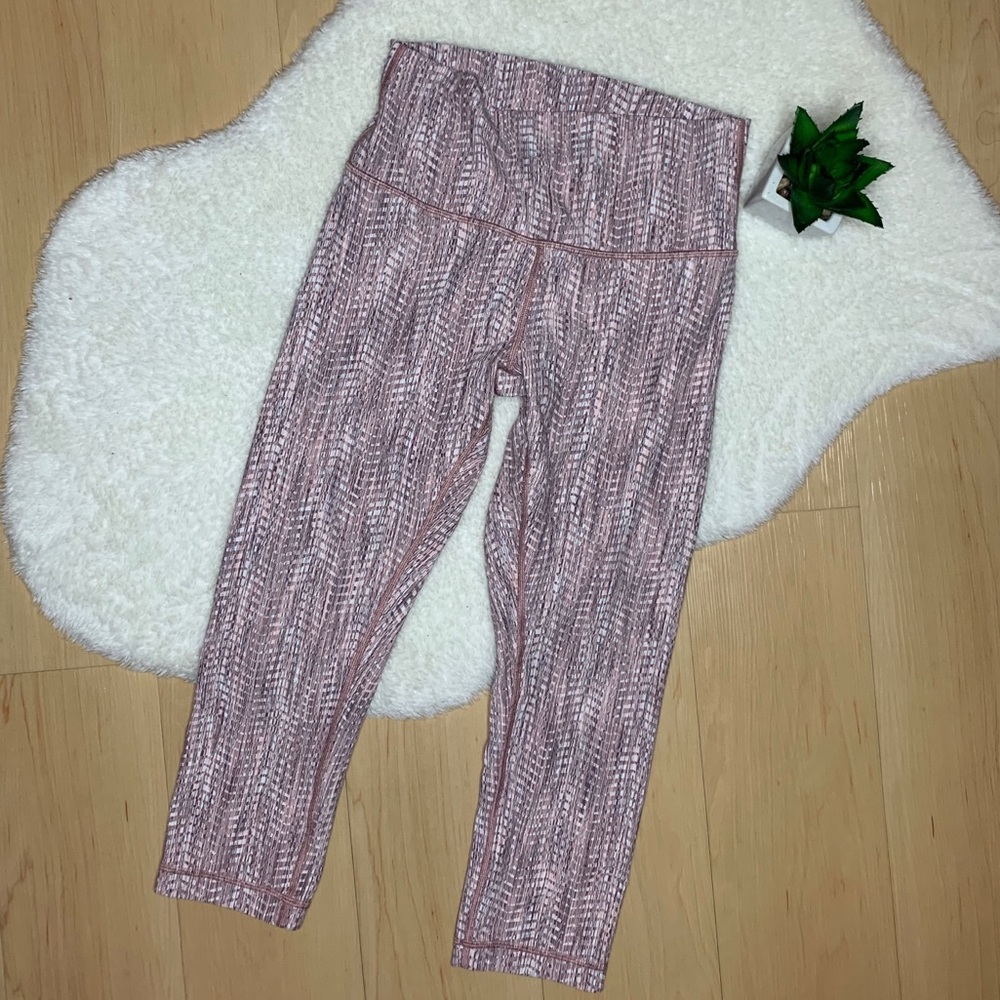 LULULEMON Align Pink Capri Legging EUC